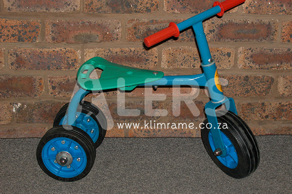 Small Sit Scooter (3 Wheels)